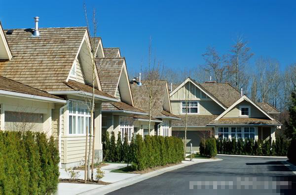 商务办公室选址 居高临下 左右逢源